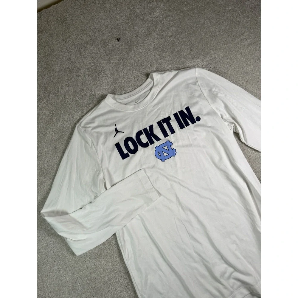 Nike Air Jordan NCAA UNC Tarheels White LS Training Shirt Men's Size L Euc